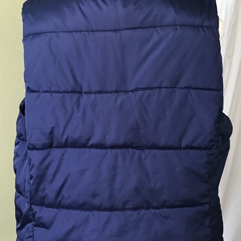 Vest - Picture 3 of 8